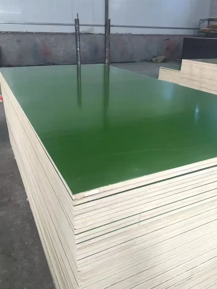 Ván ép phủ màng nhựa PP xanh